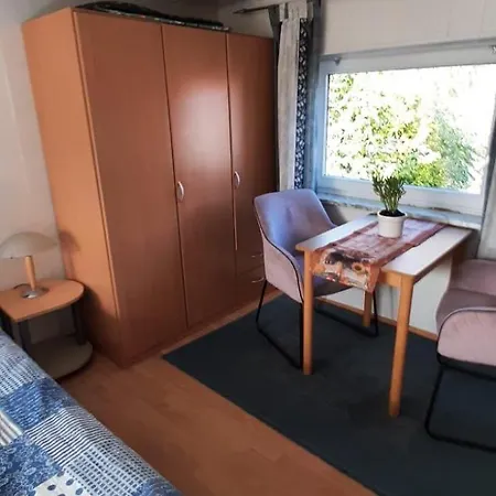 Haus-fehmarn-am-dorfteich-|-wohnung-4 アパート Albertsdorf